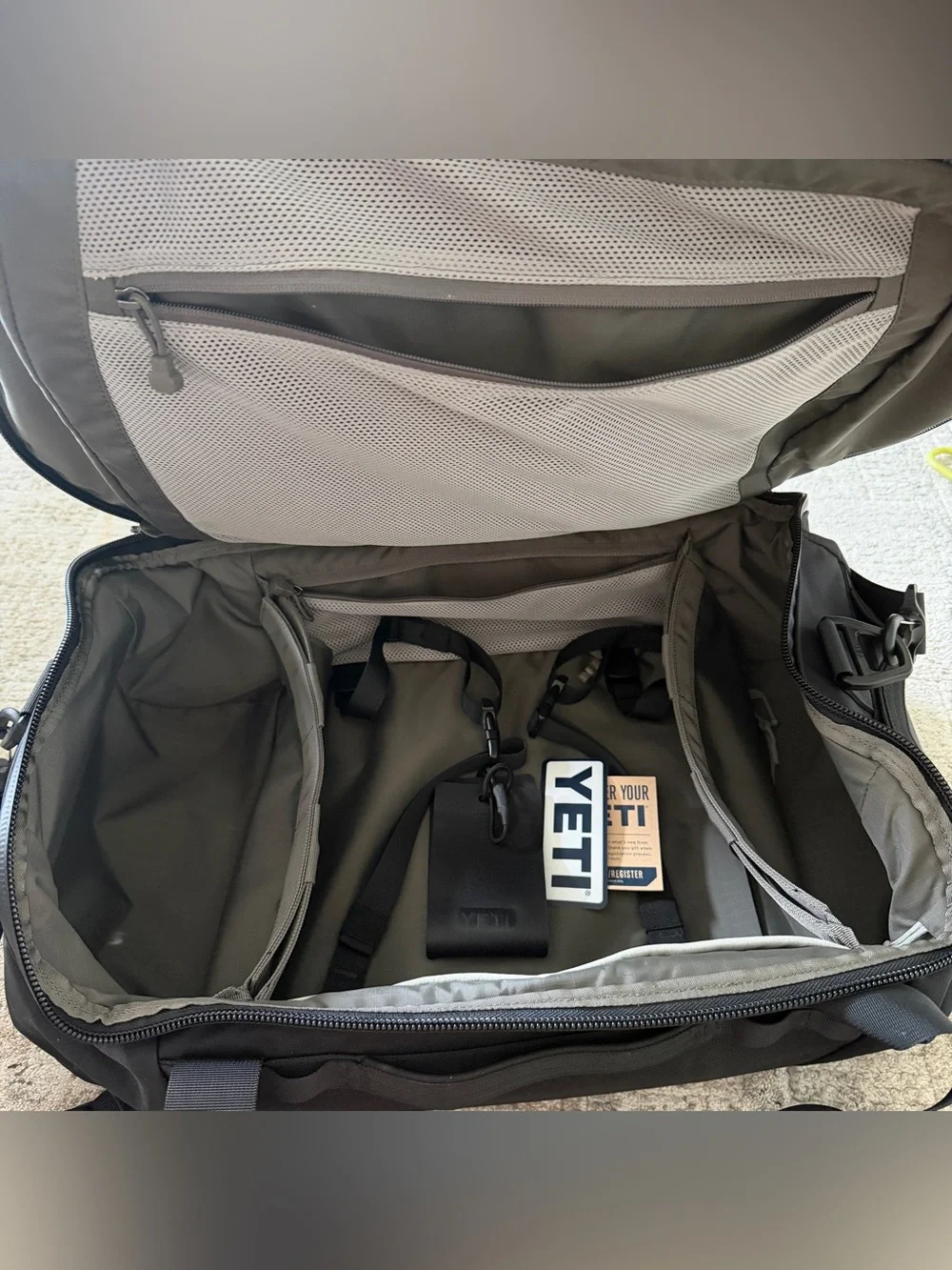 YETI Crossroads 40L Bag Duffel Bag black
